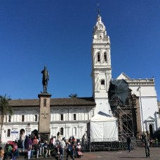 Quito, Ecuador - Plaza Grande (Traveltinerary)